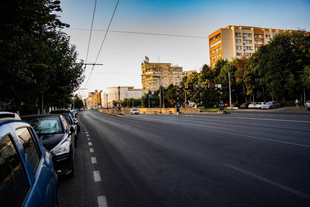 Modern 1 Bedroom Apartment In Bucharest Center! المظهر الخارجي الصورة