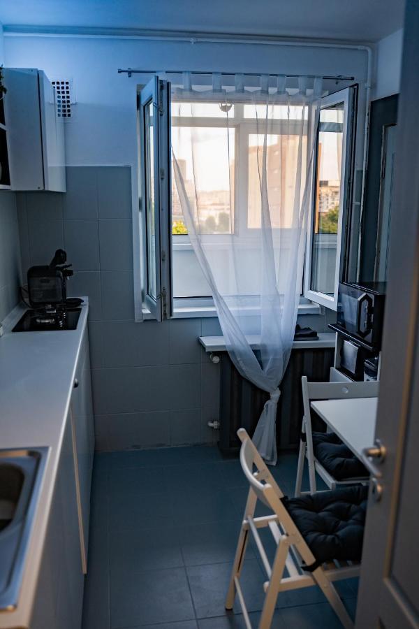 Modern 1 Bedroom Apartment In Bucharest Center! المظهر الخارجي الصورة