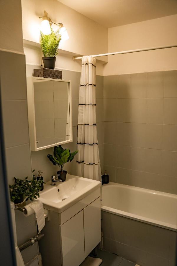 Modern 1 Bedroom Apartment In Bucharest Center! المظهر الخارجي الصورة